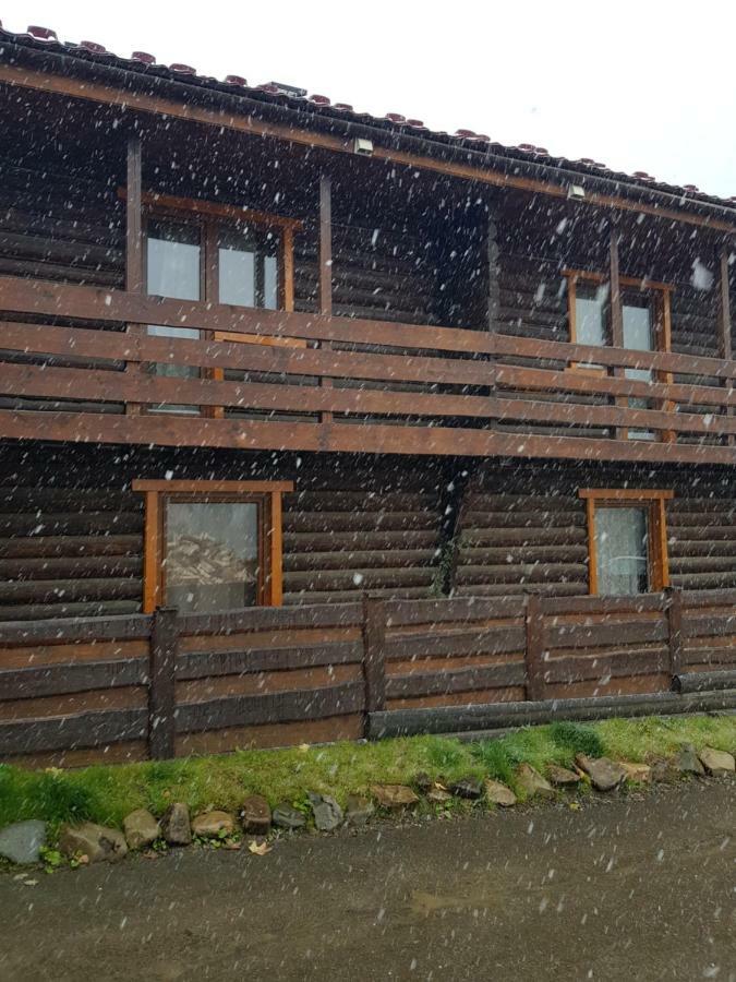 Круассан Hotel Bukovel Bagian luar foto