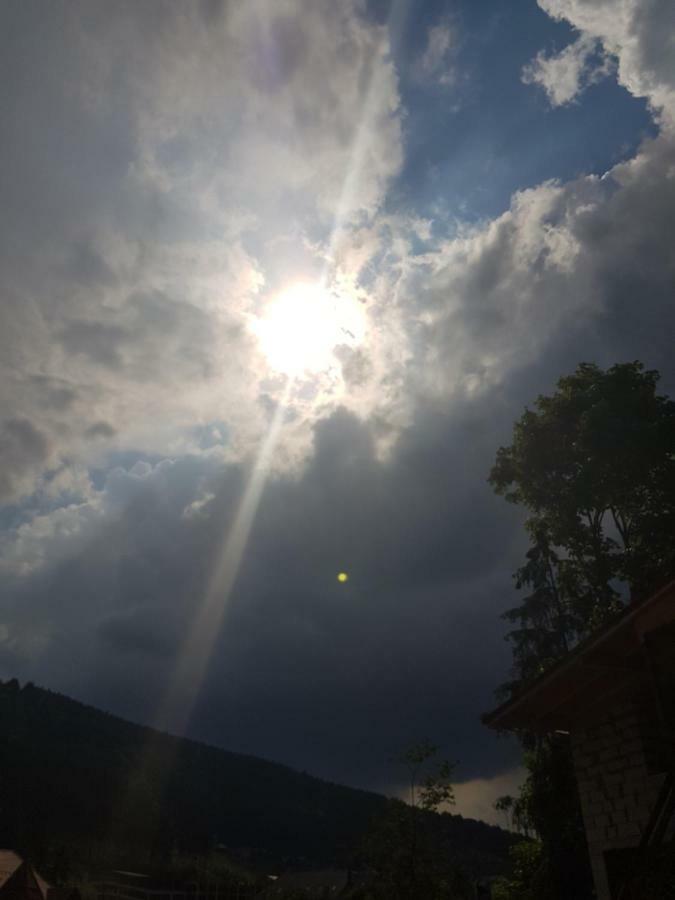 Круассан Hotel Bukovel Bagian luar foto